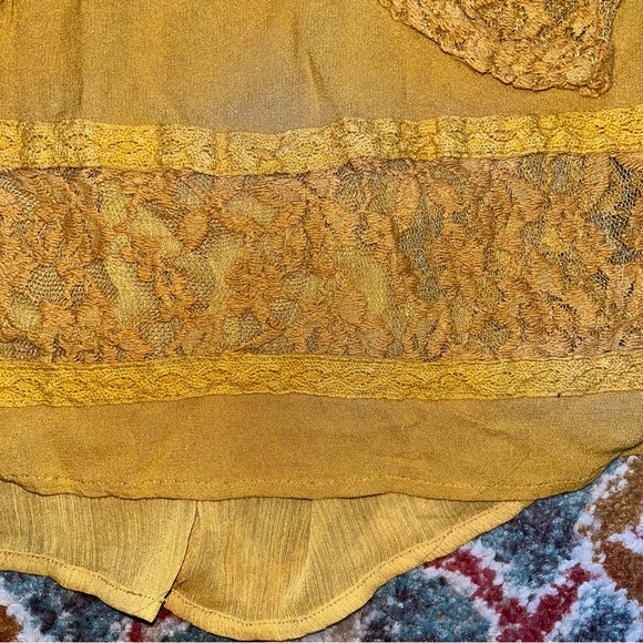 Altar’d state yellow top with lace detailing womens size S - Picture 3 of 5